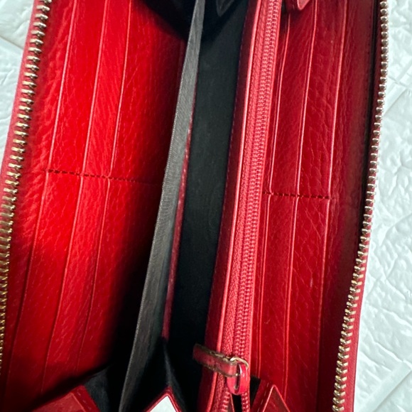Red Gucci wallet - Picture 3 of 8